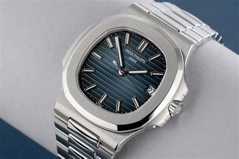 patek philippe nautilus 5711 size|Patek Philippe Nautilus jumbo 5711.